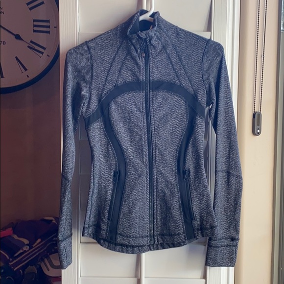 Jackets & Blazers - Lululemon Size 4 Zip-Up Jacket